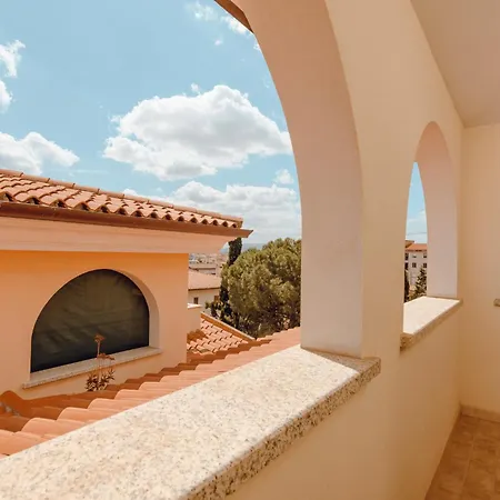 Апартаменти Skyview Attic, Gaia's House *